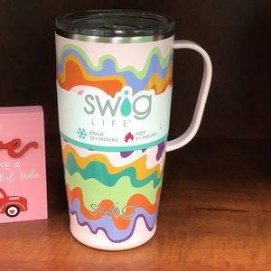 🩷 SWIG tumbler NWT Sand Art 22oz.with handle and lid 🩷